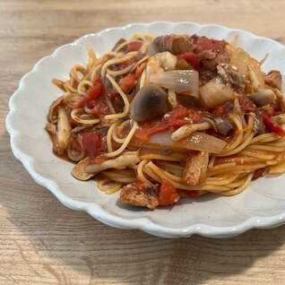 フライパン1つ！さば缶でお手軽トマトパスタ